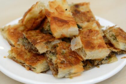 Antalya'nın eşsiz lezzetlerinden serpme börek